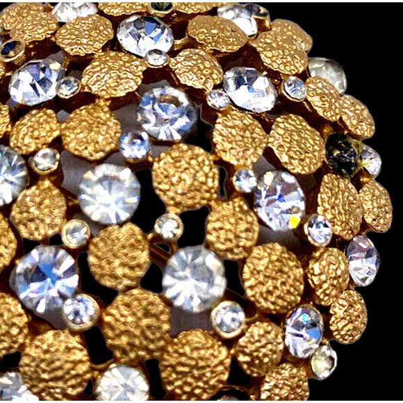 Vintage Crown Trifari Brooch Pin Encrusted Rhinestones Gold Clear Tone Round 2" - Picture 2 of 8